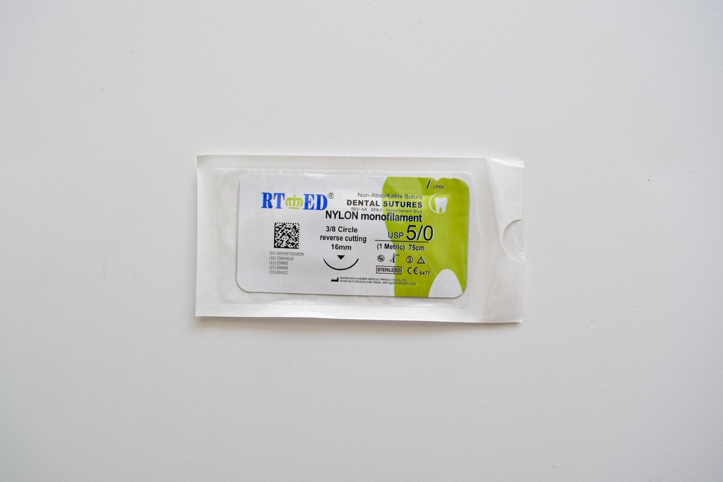 Pack de SUTURA DE NYLON 5/0.75cm LONGITUD- AGUJA 3/8 DE CÍRCULO Y 16mm LARGO x600 uds