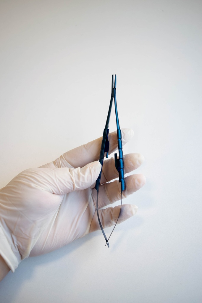 PINZA PORTA AGUJAS CASTROVIEJO