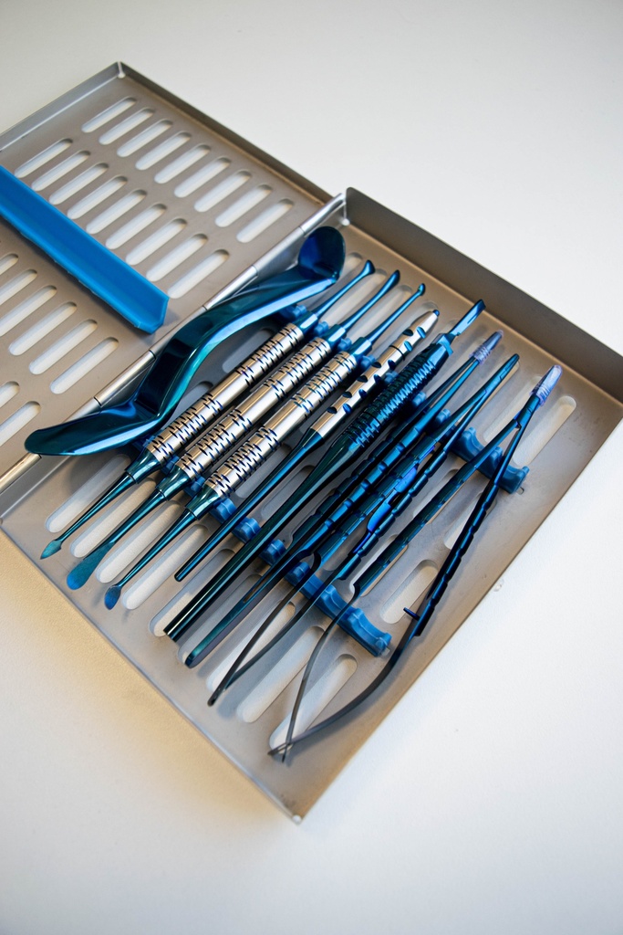 KIT DE MICROCIRUGIA PERIODONTAL CON CASETTE METÁLICO AZUL