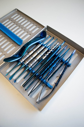 [K0001] KIT DE MICROCIRUGIA PERIODONTAL CON CASETTE METÁLICO AZUL