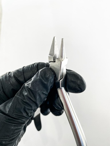 [C0276] ALICATE 139 ANGLE PLANA